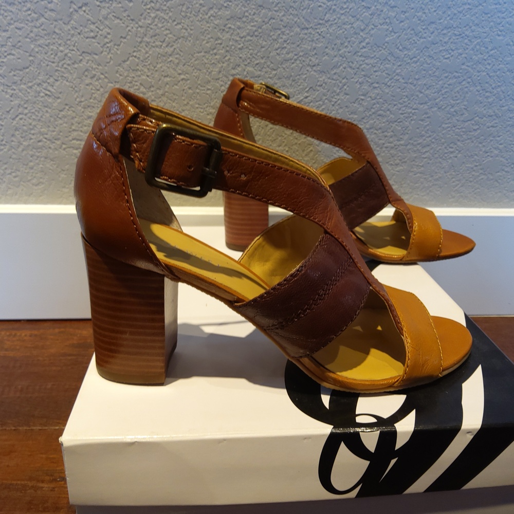 Nine West brown tri color leather, chunky wood heel, women's size 6.5